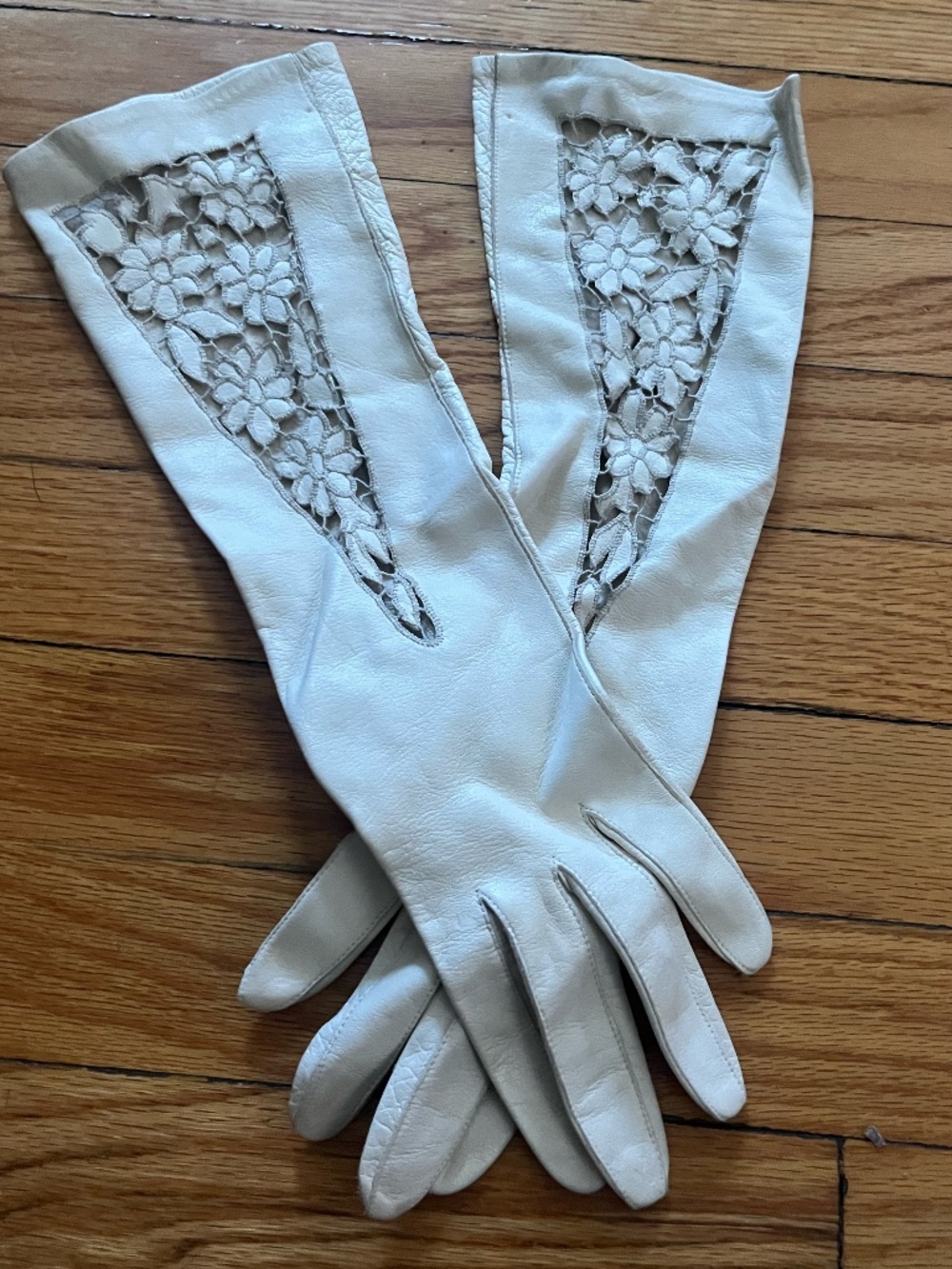 Vintage leather gloves with floral embroidery